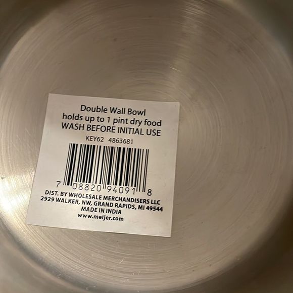 Double wall feeding bowl and two small squeaky bones bundle - Picture 6 of 8